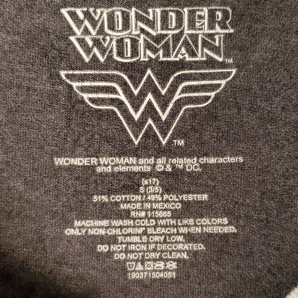 Gray Wonder Woman Graphic Tee - Picture 3 of 3